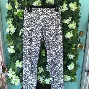 Cheetah print Onzie athletic leggings size xsmall